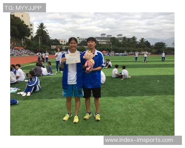 最美足球宝贝展现青春风采与运动激情的完美结合